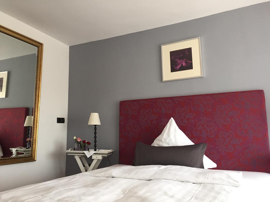 Hotel Heddernheimer Hof Φραγκφούρτη Εξωτερικό φωτογραφία