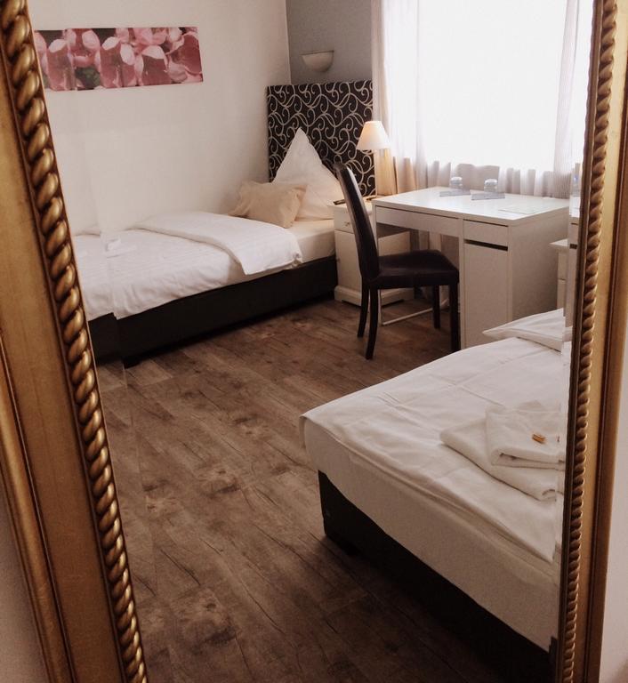 Hotel Heddernheimer Hof Φραγκφούρτη Εξωτερικό φωτογραφία